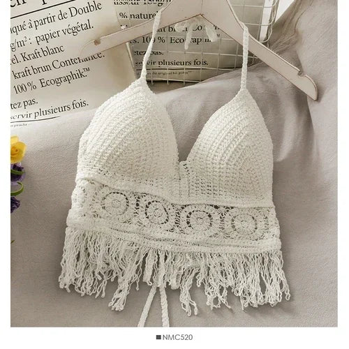 Retro Halterneck Top med Blondedetaljer – Sexet Crop med Indbygget BH