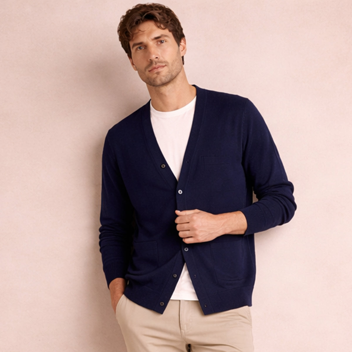 Herre cardigan med V-hals, knapper og to frontlommer
