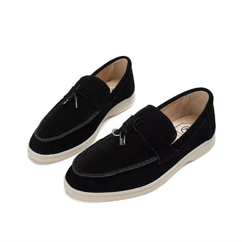 Dame loafers med spids tå og dekorativt metalspænde