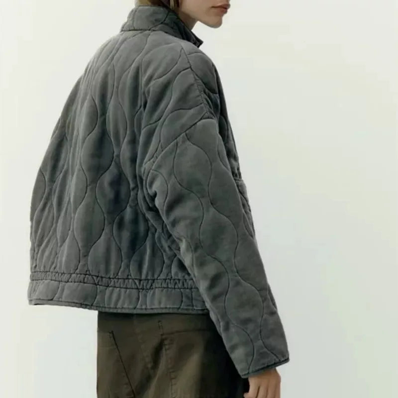 Nova Dame Fleece Quiltet Jakke – Cropped Jakke med Lynlås