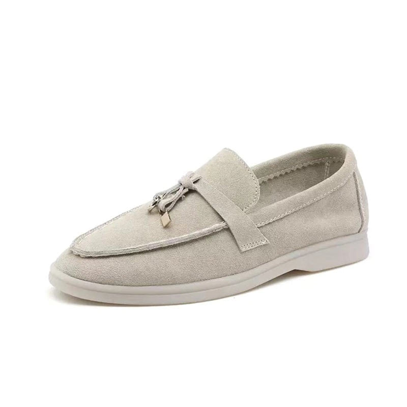 Dame loafers med spids tå og dekorativt metalspænde