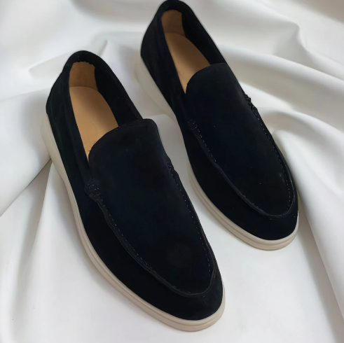 Herre mokkasiner med slip-on-design, afrundet tå og flad sål