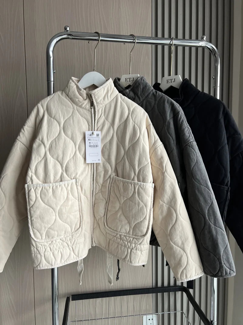Nova Dame Fleece Quiltet Jakke – Cropped Jakke med Lynlås