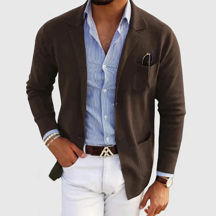 Herreblazer med reverskrave, knapper og lommer