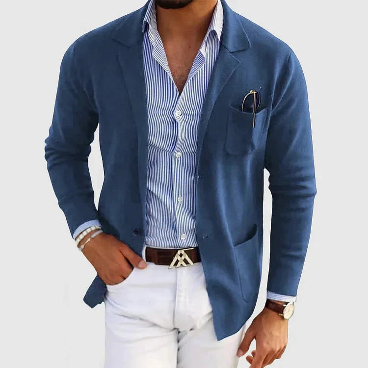 Herreblazer med reverskrave, knapper og lommer