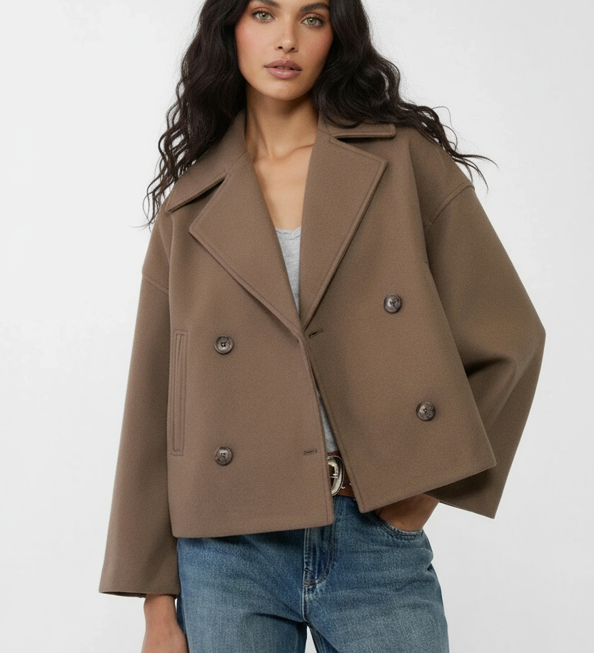 Kort Damejakke – Stilfuld Cropped med Dobbeltknap Design
