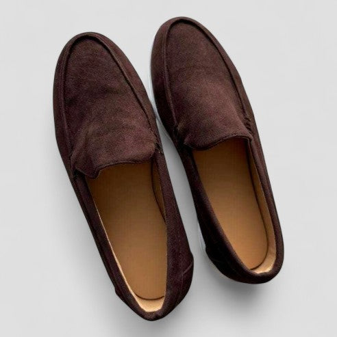 Herre mokkasiner med slip-on-design, afrundet tå og flad sål