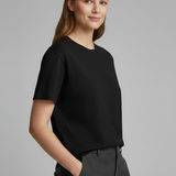 Clarisse | Alsidig ensfarvet T-shirt med rund halsudskæring