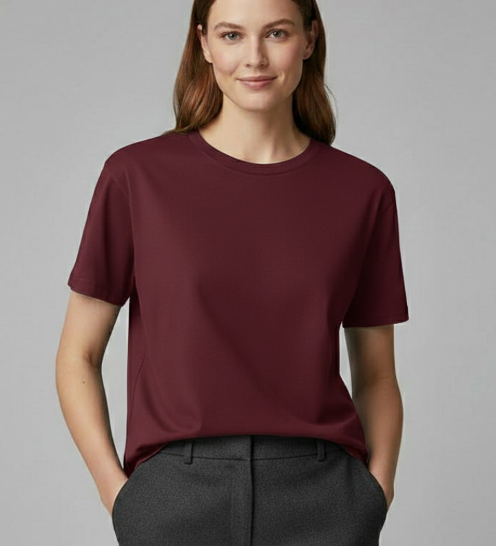 Clarisse | Alsidig ensfarvet T-shirt med rund halsudskæring