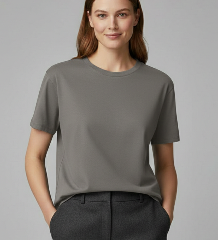 Clarisse | Alsidig ensfarvet T-shirt med rund halsudskæring