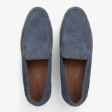 Blå loafers med rund tå, flad lys sål og slip-on-design