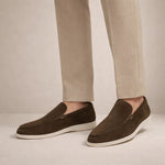Herre loafers med mokkasinsøm, slip-on design og flad hvid sål