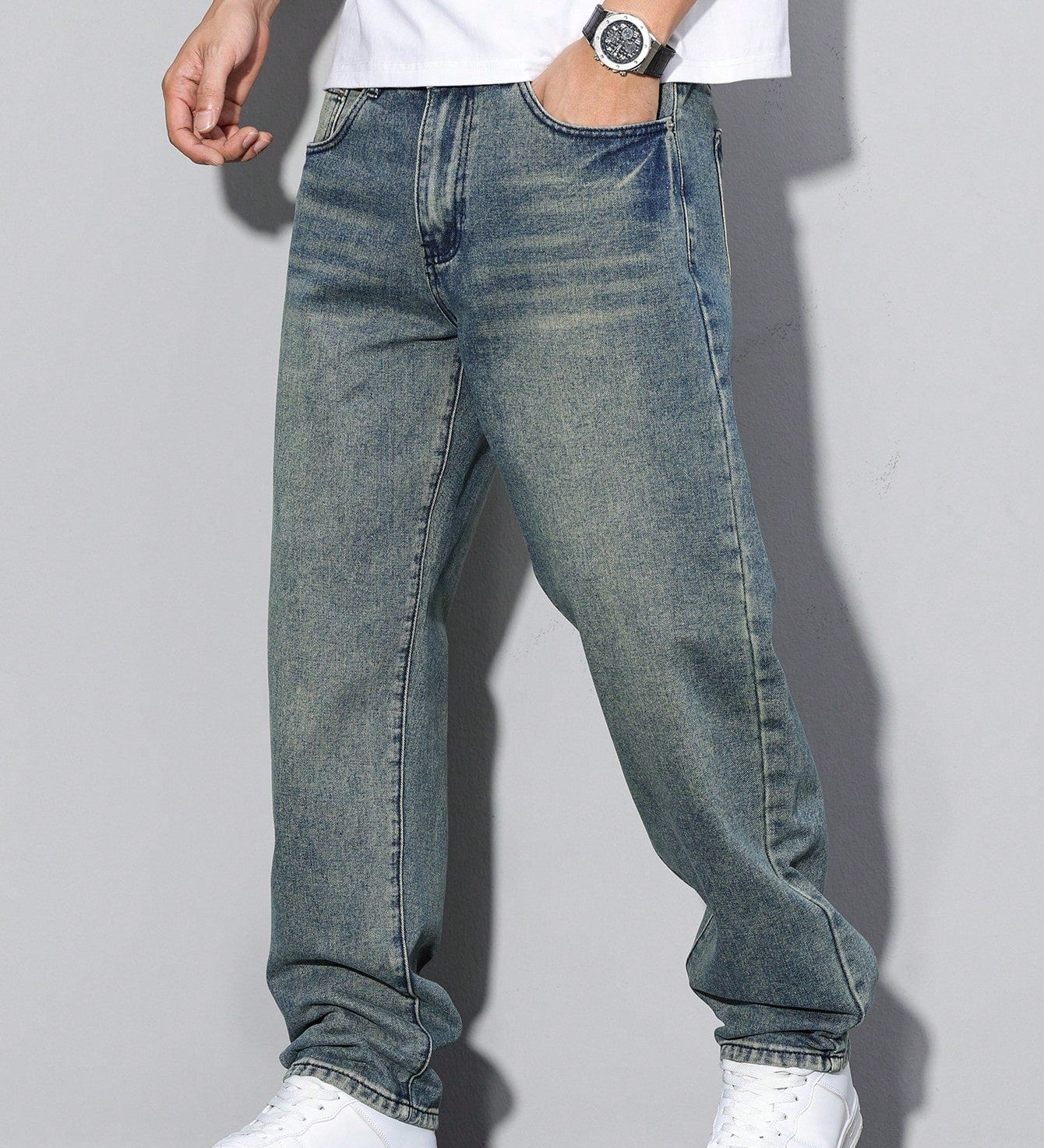 Herrejeans med lige ben og ensfarvet denimudtryk