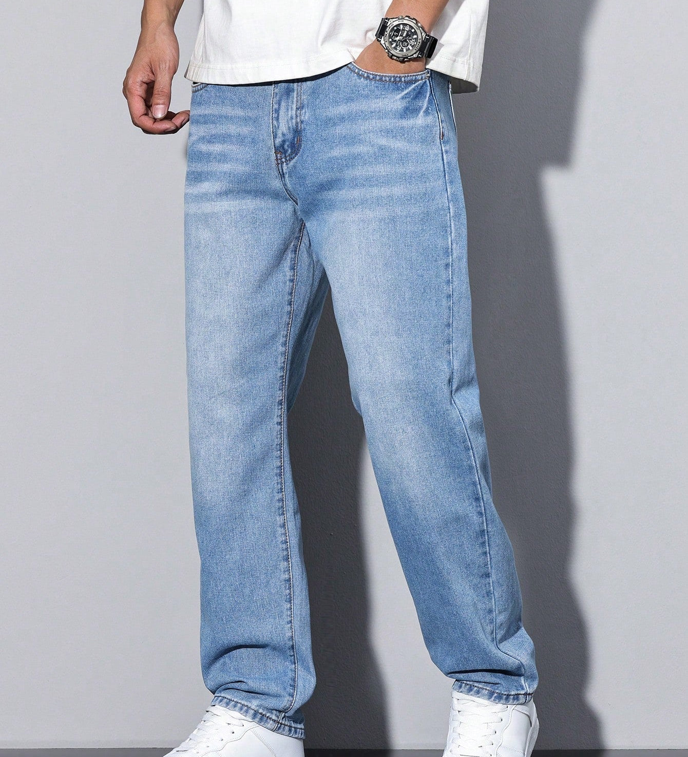 Herrejeans med lige ben og ensfarvet denimudtryk