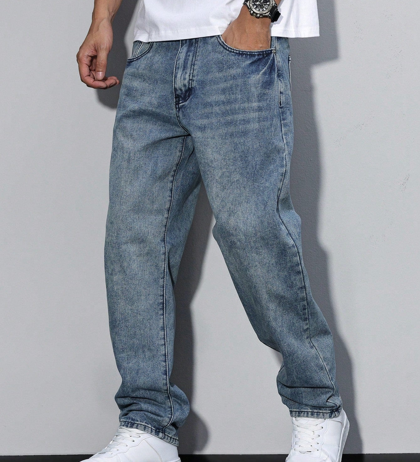 Herrejeans med lige ben og ensfarvet denimudtryk