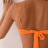 Bikini med gulddetaljer – Høj talje og elegant stil