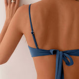 Bikini med gulddetaljer – Høj talje og elegant stil