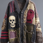 Flerfarvet strikket cardigan med V-hals, knapper og patchworkmotiver