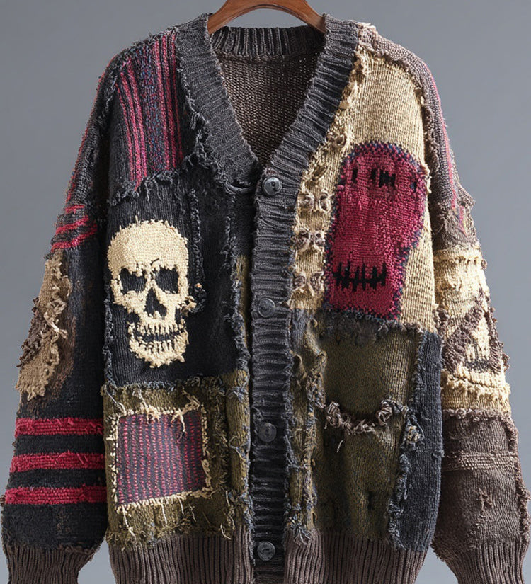Flerfarvet strikket cardigan med V-hals, knapper og patchworkmotiver