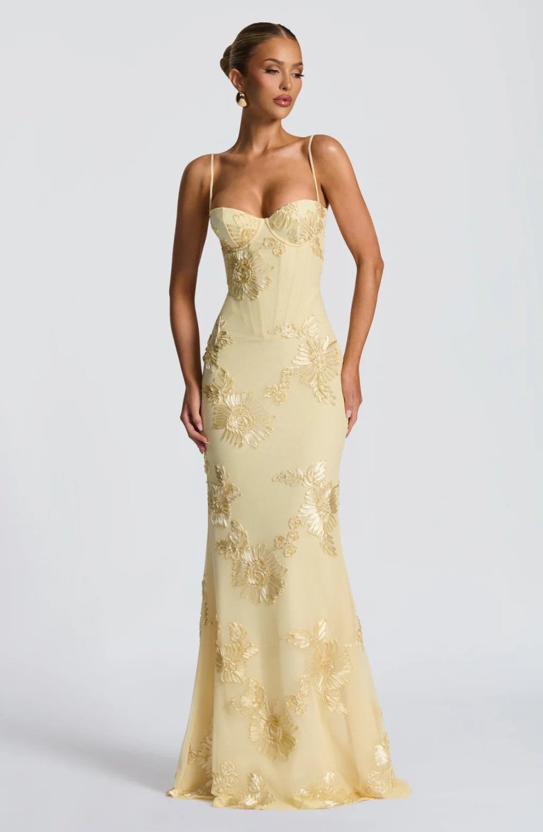 Dame Maxi Kjole – Figurbetonet Blonde Kjole Elegant Sommerkjole