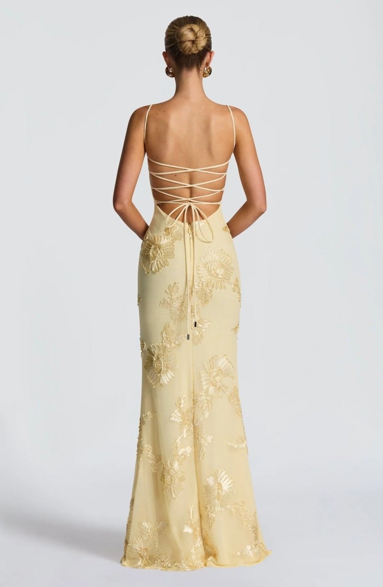 Dame Maxi Kjole – Figurbetonet Blonde Kjole Elegant Sommerkjole