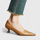 Layla Kitten Heels – Elegante Læder Kitten Heels med Udskåret Design