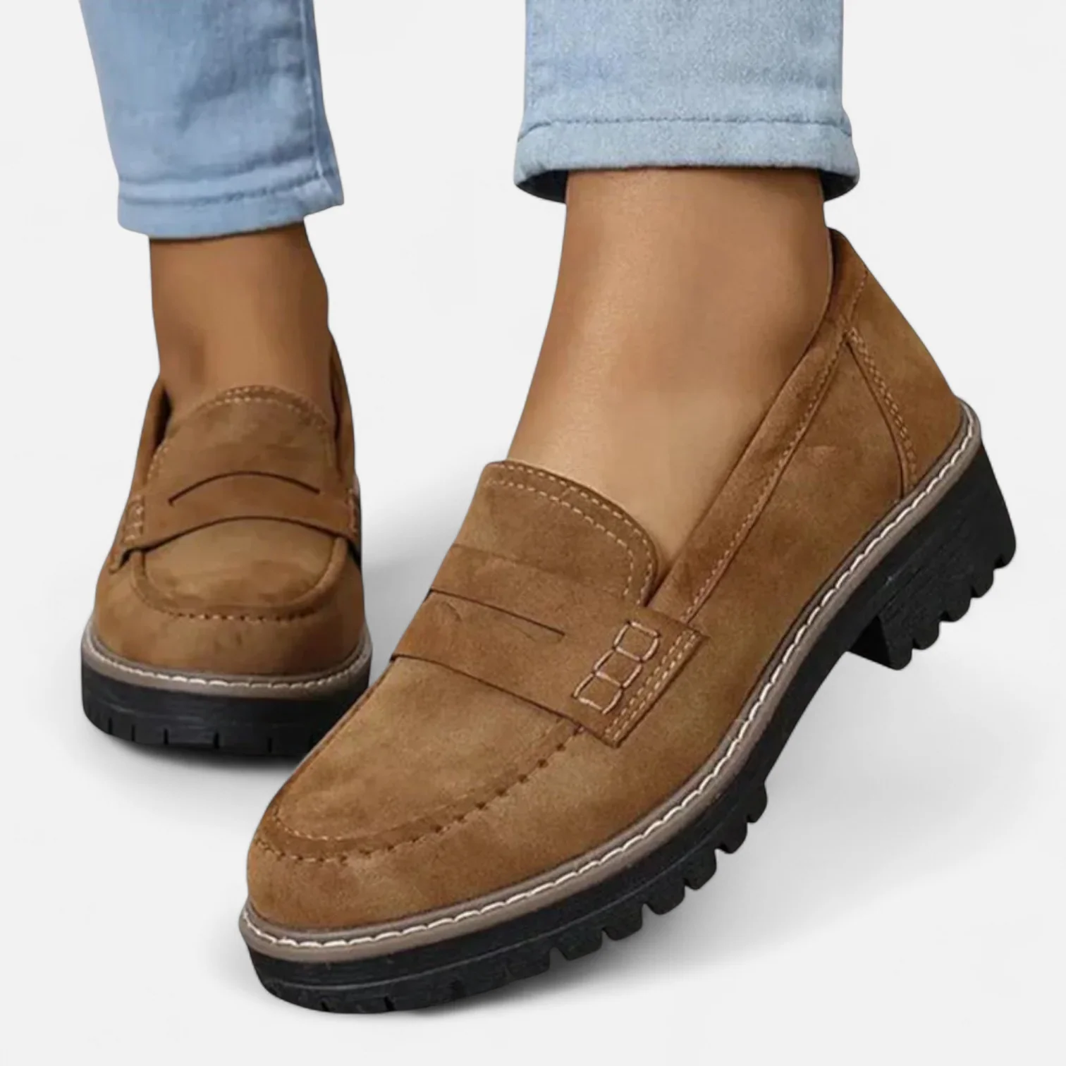 Dame penny loafers med firkantet tå, rem og kraftig rillet sål