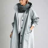 Dame trenchcoat med hætte, knapper og store forlommer