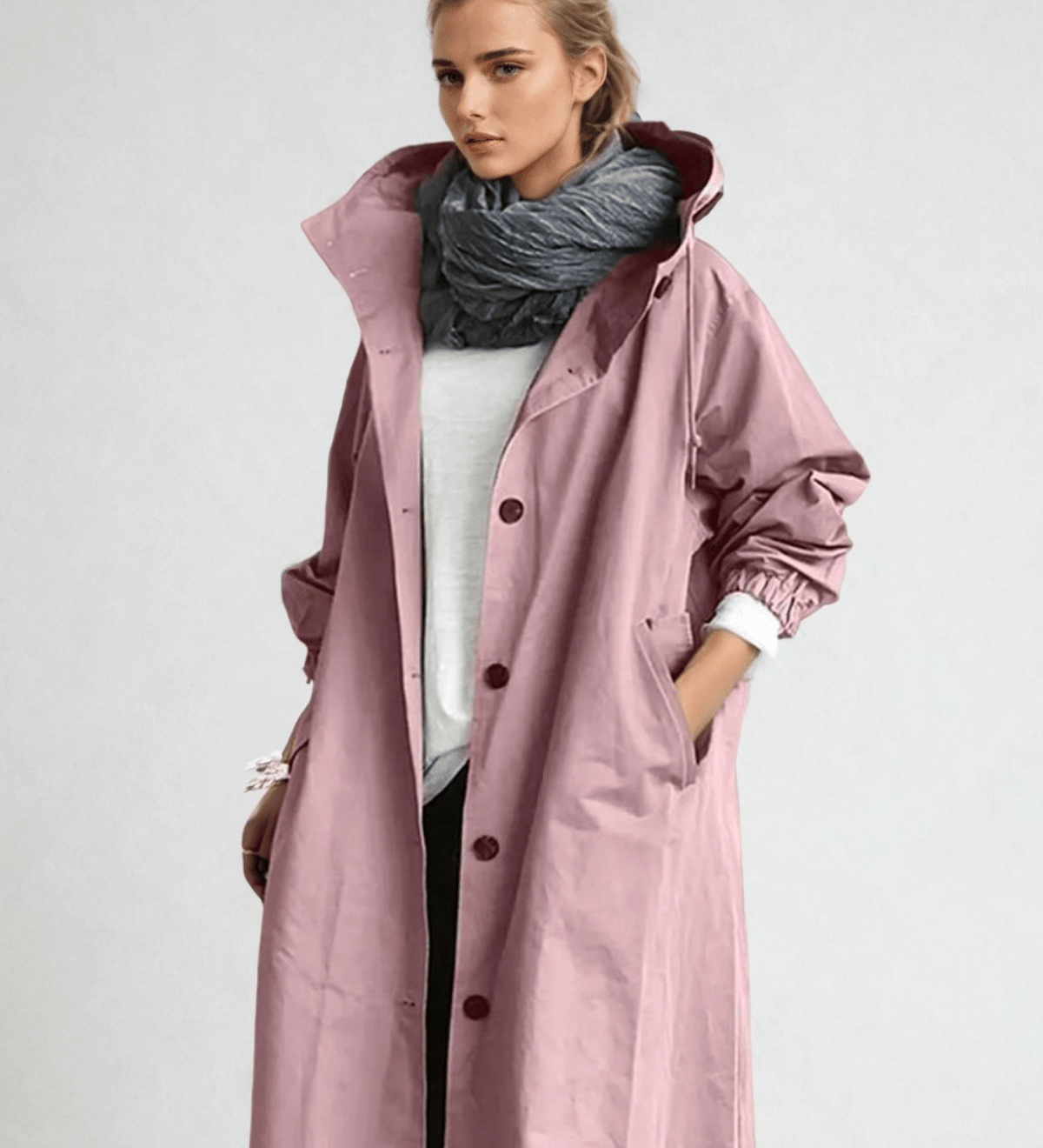 Dame trenchcoat med hætte, knapper og store forlommer