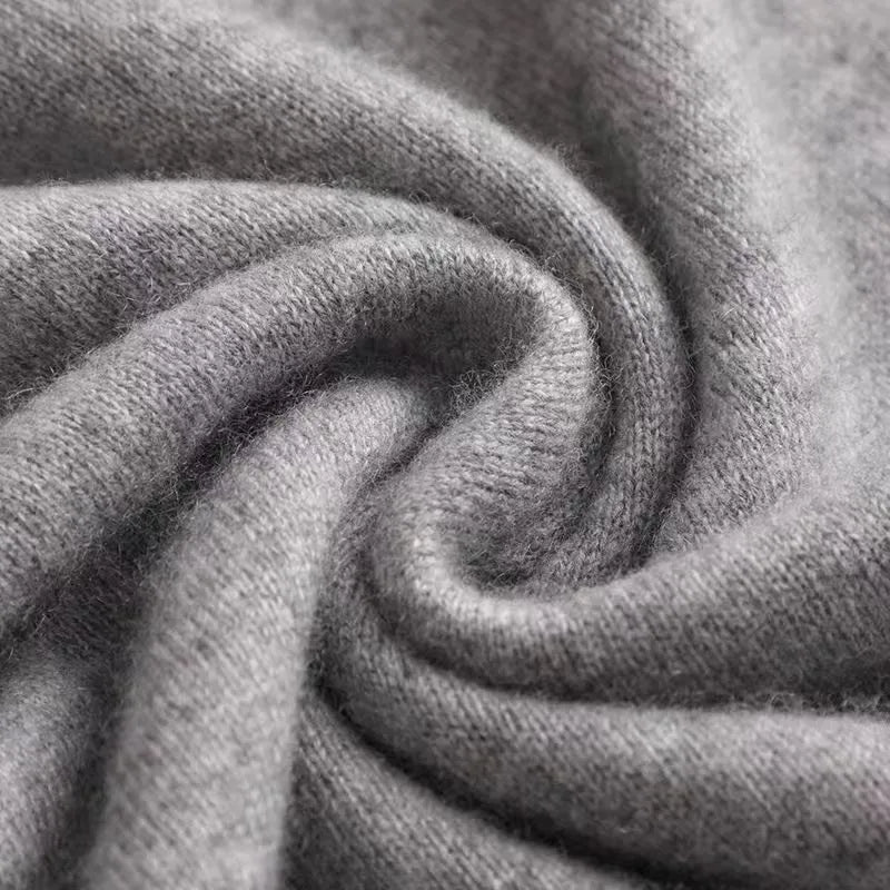 Herresweater med rund hals, lange ærmer og ribkanter