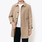 Herretrenchcoat med skjortekrave, knaplukning og skrå lommer