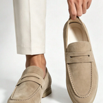 Herreloafers med dekorativ rem og rund tå