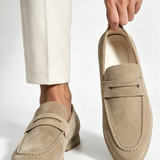 Herreloafers med dekorativ rem og rund tå