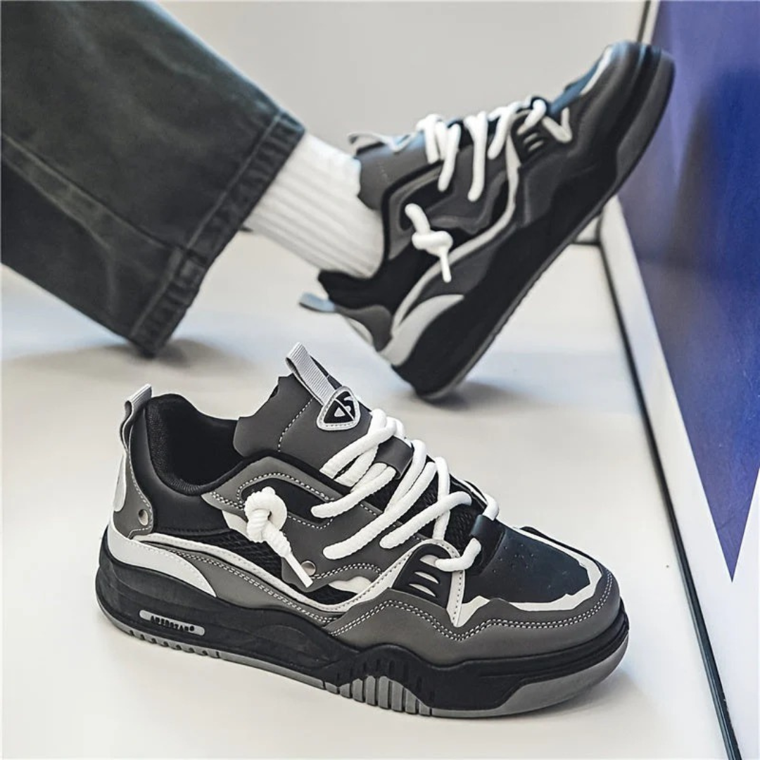 Herre sneakers med snørebånd, paneldesign og kraftig sål