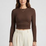 Valeen | Trendy Fitted Crop Top med Lange Ærmer og Høj Rund Udringning